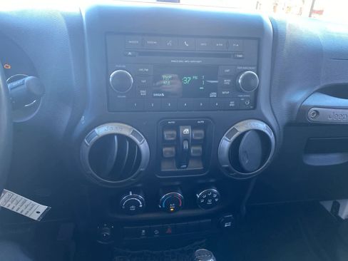 Used 2017 Jeep Wrangler Unlimited Sport w/ Quick Order Package 24S AWD/4WD image 16