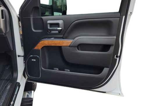 Used 2019 Chevrolet Silverado 2500 High Country image 34