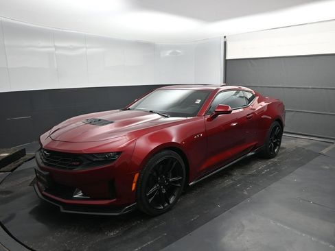 Used 2021 Chevrolet Camaro LT RWD image 12