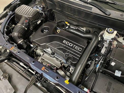 Used 2018 Chevrolet Equinox LS image 16