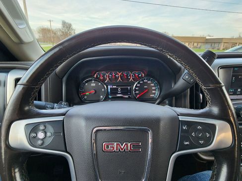 Used 2018 GMC Sierra 2500 SLE w/ HD SLE Preferred Plus Package AWD/4WD image 21