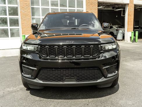 Used 2023 Jeep Grand Cherokee Altitude AWD/4WD image 26