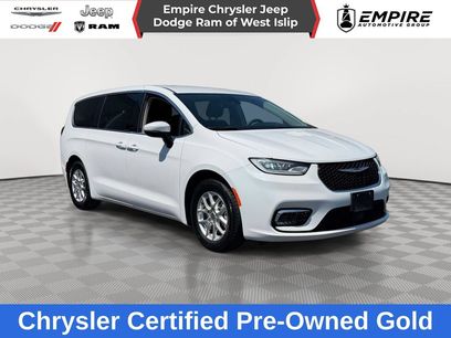 Used 2023 Chrysler Pacifica Touring-L