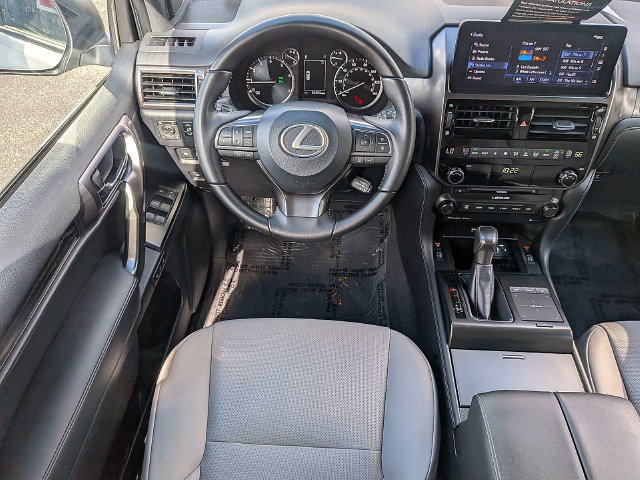 Used 2023 Lexus GX 460 w/ Black Line Special Edition AWD/4WD image 17