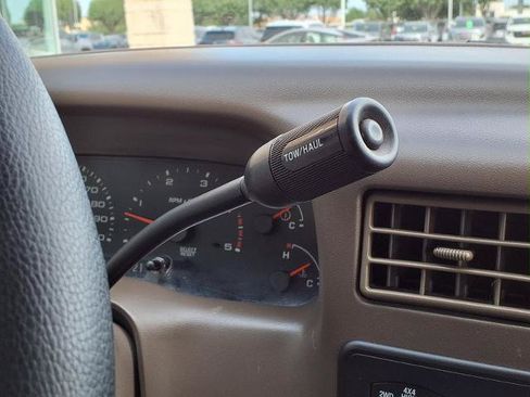 Used 2003 Ford F250 XL AWD/4WD image 12