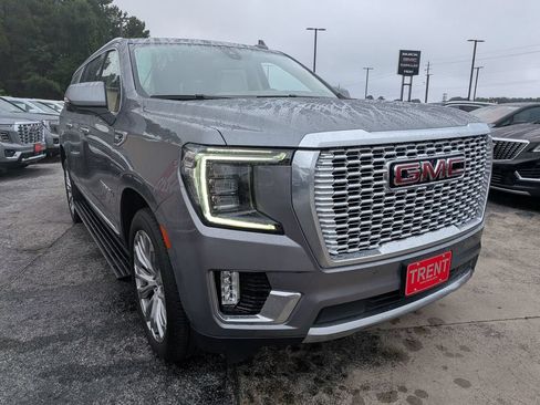 Used 2022 GMC Yukon XL Denali AWD/4WD image 5
