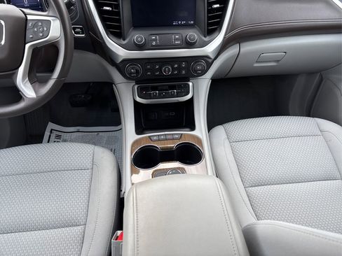 Used 2023 GMC Acadia SLE w/ LPO, Floor Liner Package image 20