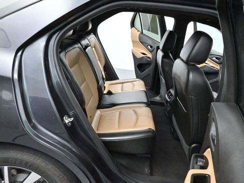 Used 2022 Chevrolet Equinox Premier FWD image 36