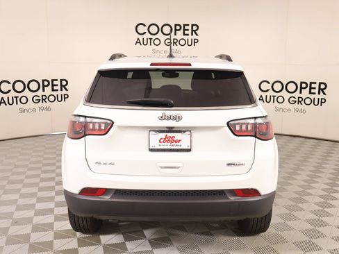 Used 2025 Jeep Compass Latitude AWD/4WD image 21