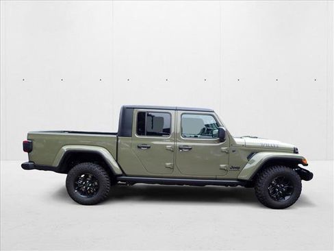 New 2025 Jeep Gladiator Willys image 3