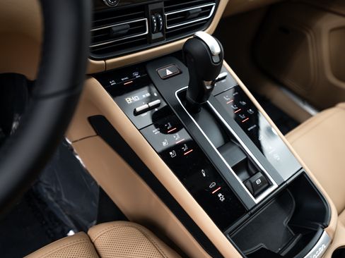 Certified 2026 Porsche Macan S AWD/4WD image 15