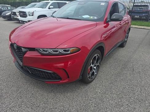 Used 2024 Alfa Romeo Tonale Veloce w/ Active Assist Package AWD/4WD image 3