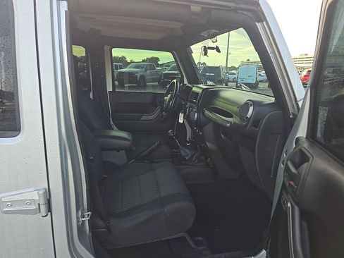 Used 2016 Ford Transit Connect XL FWD image 8