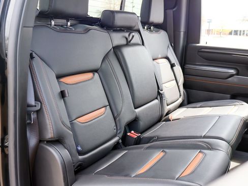 Used 2024 GMC Sierra 2500 AT4 w/ AT4 Preferred Package AWD/4WD image 35