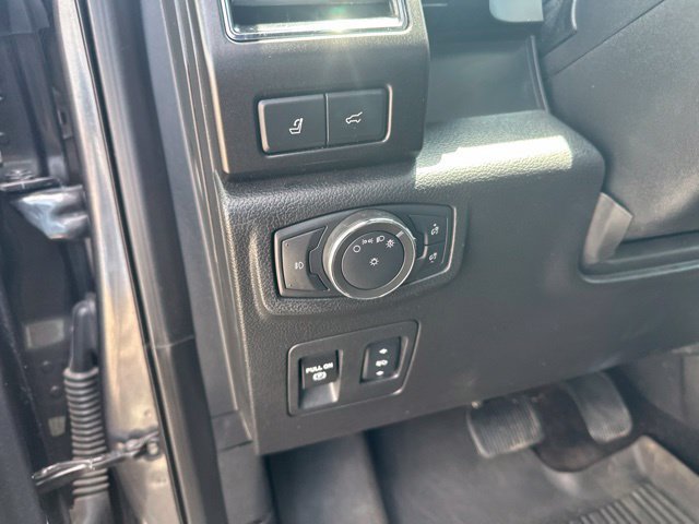 Used 2018 Ford Expedition Limited RWD image 23