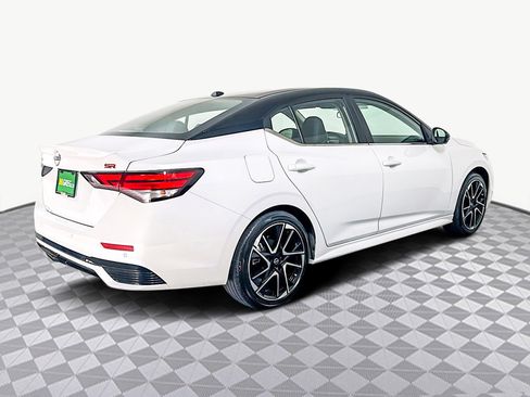 Used 2024 Nissan Sentra SR w/ SR Premium Package image 10
