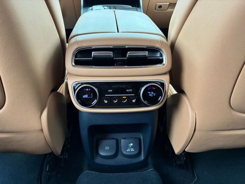 Used 2023 Genesis GV80 2.5T w/ Prestige 20" Package image 18