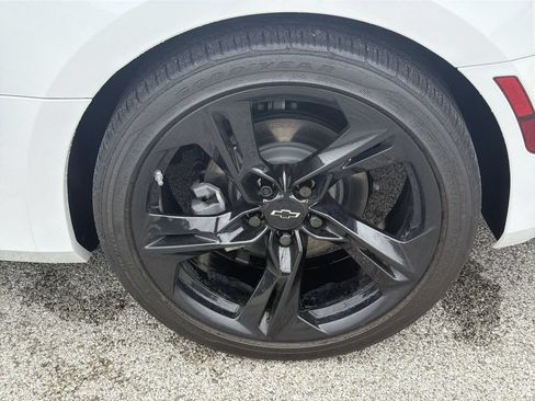 Used 2023 Chevrolet Camaro LT RWD image 31