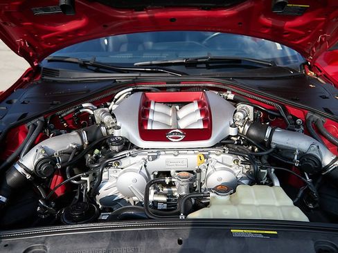 Used 2016 Nissan GT-R Premium AWD/4WD image 54
