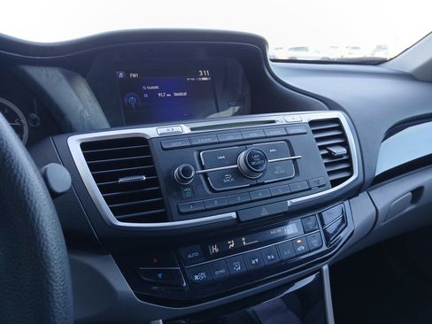 Used 2017 Honda Accord LX image 10