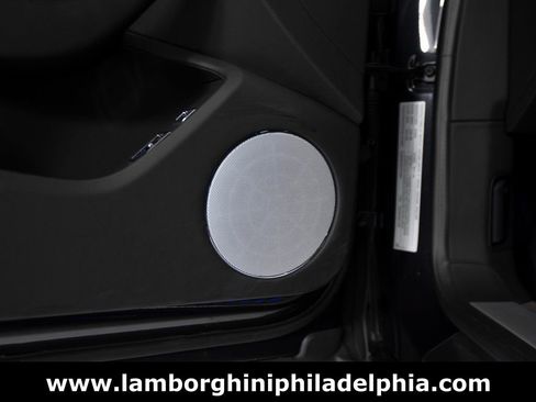 Used 2024 Bentley Flying Spur V8 image 16