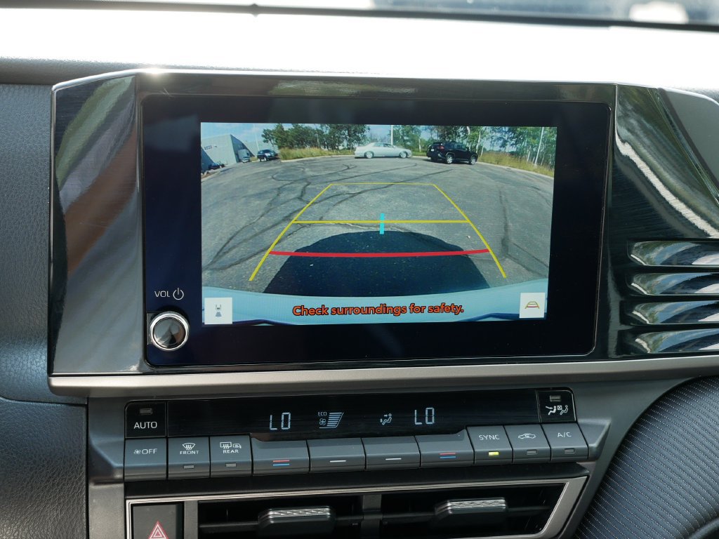 Used 2025 Toyota Camry SE FWD image 18