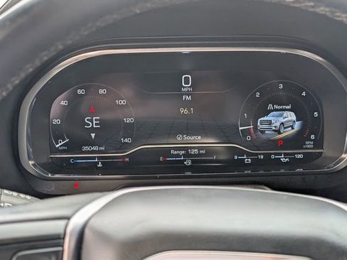 Used 2024 GMC Yukon SLT w/ SLT Luxury Package RWD image 24