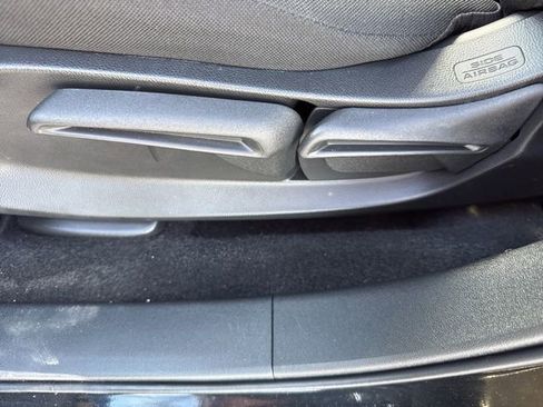 Used 2025 Honda HR-V LX image 26