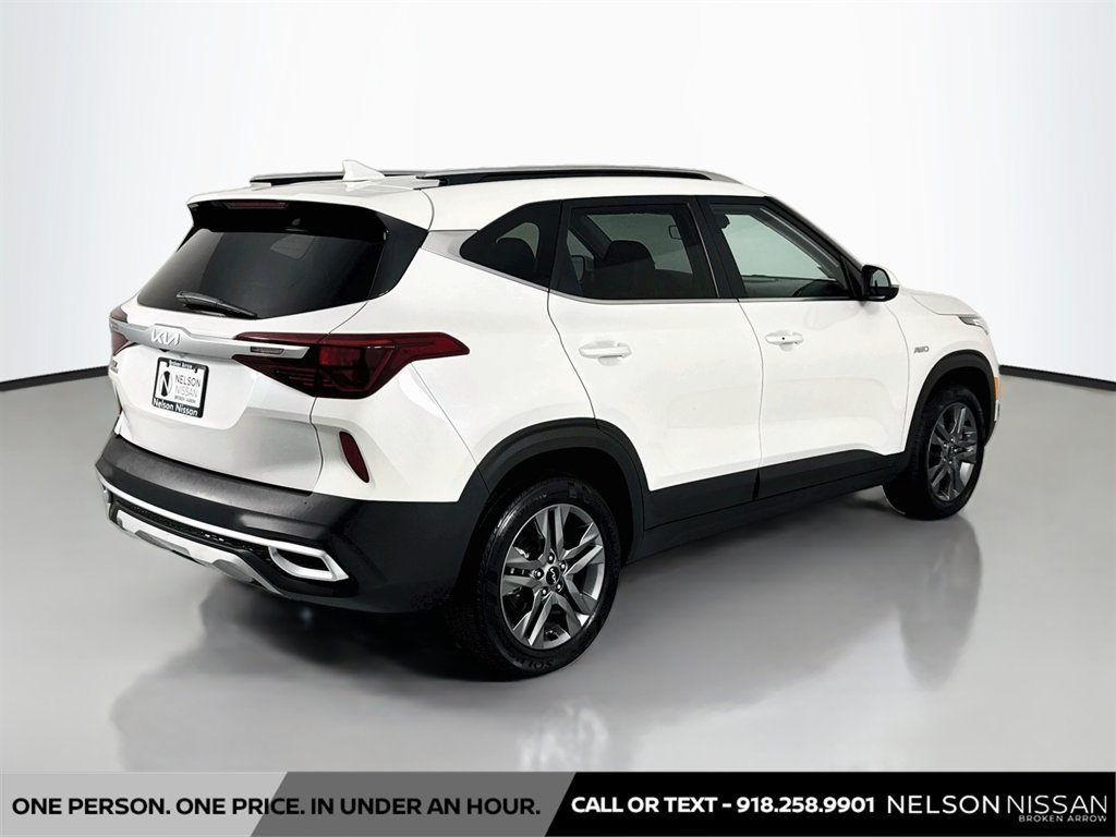 Used 2023 Kia Seltos S w/ Navigation Package AWD/4WD image 5