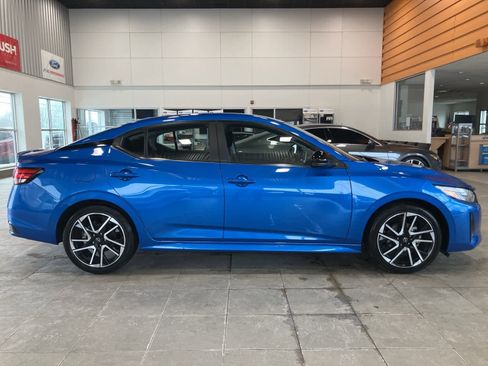 Used 2025 Nissan Sentra SR image 4