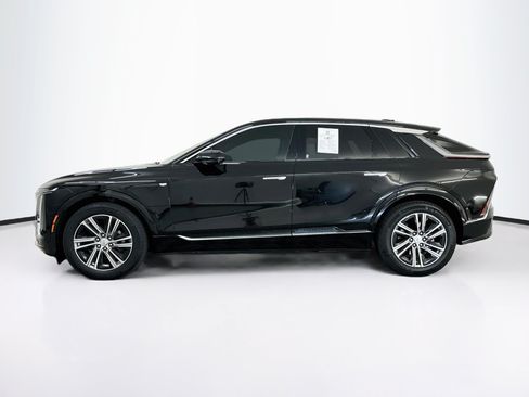 Used 2024 Cadillac Lyriq Luxury w/ LPO, Floor Liner Package AWD/4WD image 4