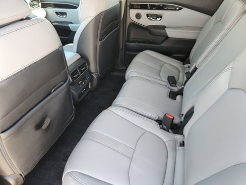 Used 2024 Honda Pilot Touring image 30