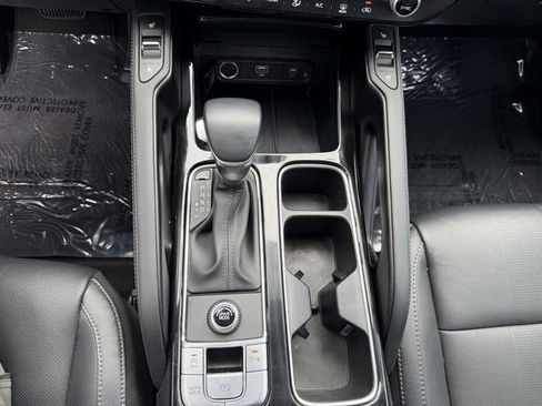 Certified 2025 Kia Telluride EX w/ EX Captain's Chair Package FWD image 22