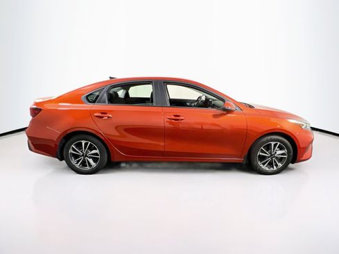 Used 2023 Kia Forte LXS w/ LXS Technology Package FWD image 4