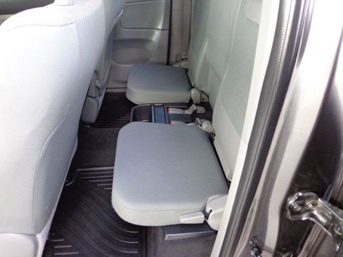 Used 2015 Toyota Tacoma 2WD Access Cab w/ SR5 Package image 13