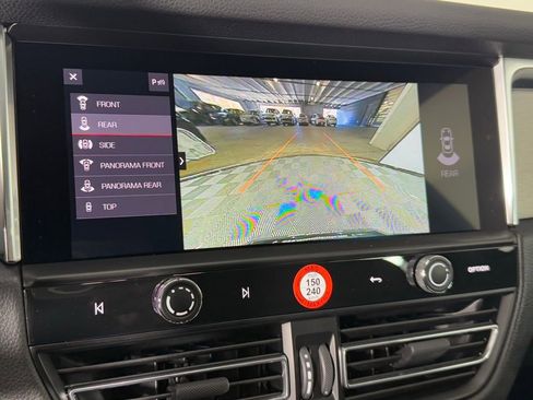 Certified 2026 Porsche Macan AWD/4WD image 32