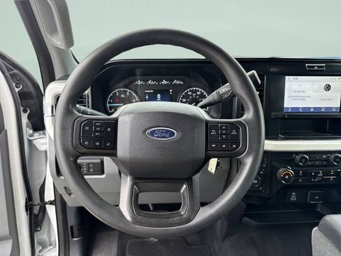 Certified 2025 Ford F250 XLT AWD/4WD image 39