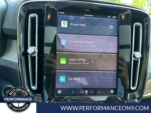 Used 2025 Volvo XC40 B5 Plus image 8