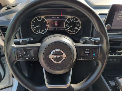 Used 2024 Nissan Rogue SV FWD image 18