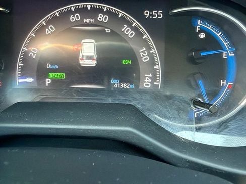 Used 2023 Toyota RAV4 LE AWD/4WD image 5