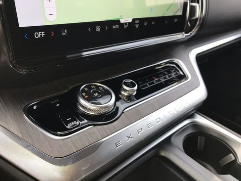 New 2026 Ford Expedition Max Platinum w/ Platinum Ultimate Package AWD/4WD image 19