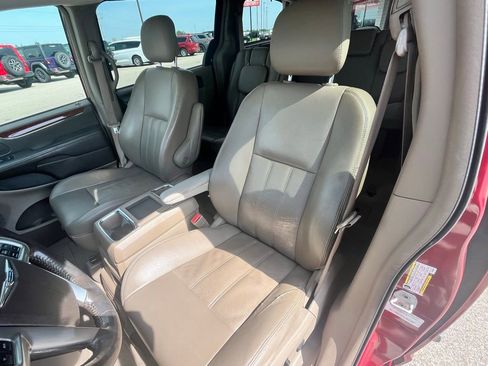 Used 2012 Chrysler Town & Country Touring-L w/ Entertainment Group #2 image 12