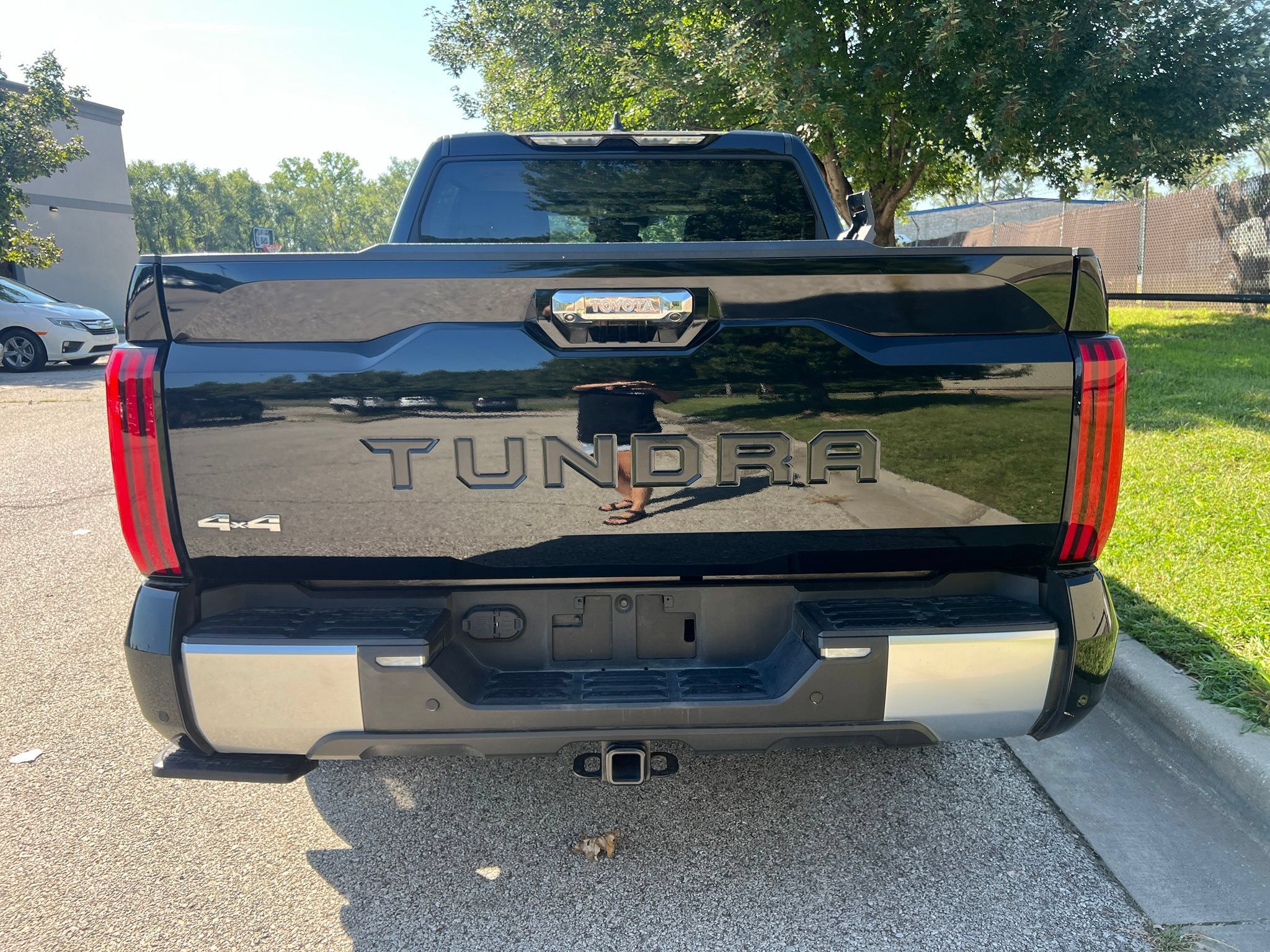 Used 2024 Toyota Tundra Limited w/ Power Package AWD/4WD image 6