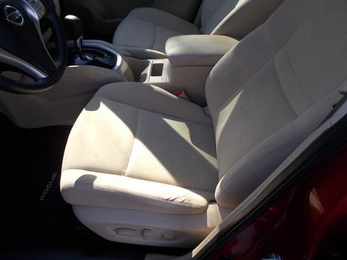 Used 2016 Nissan Rogue SV image 25