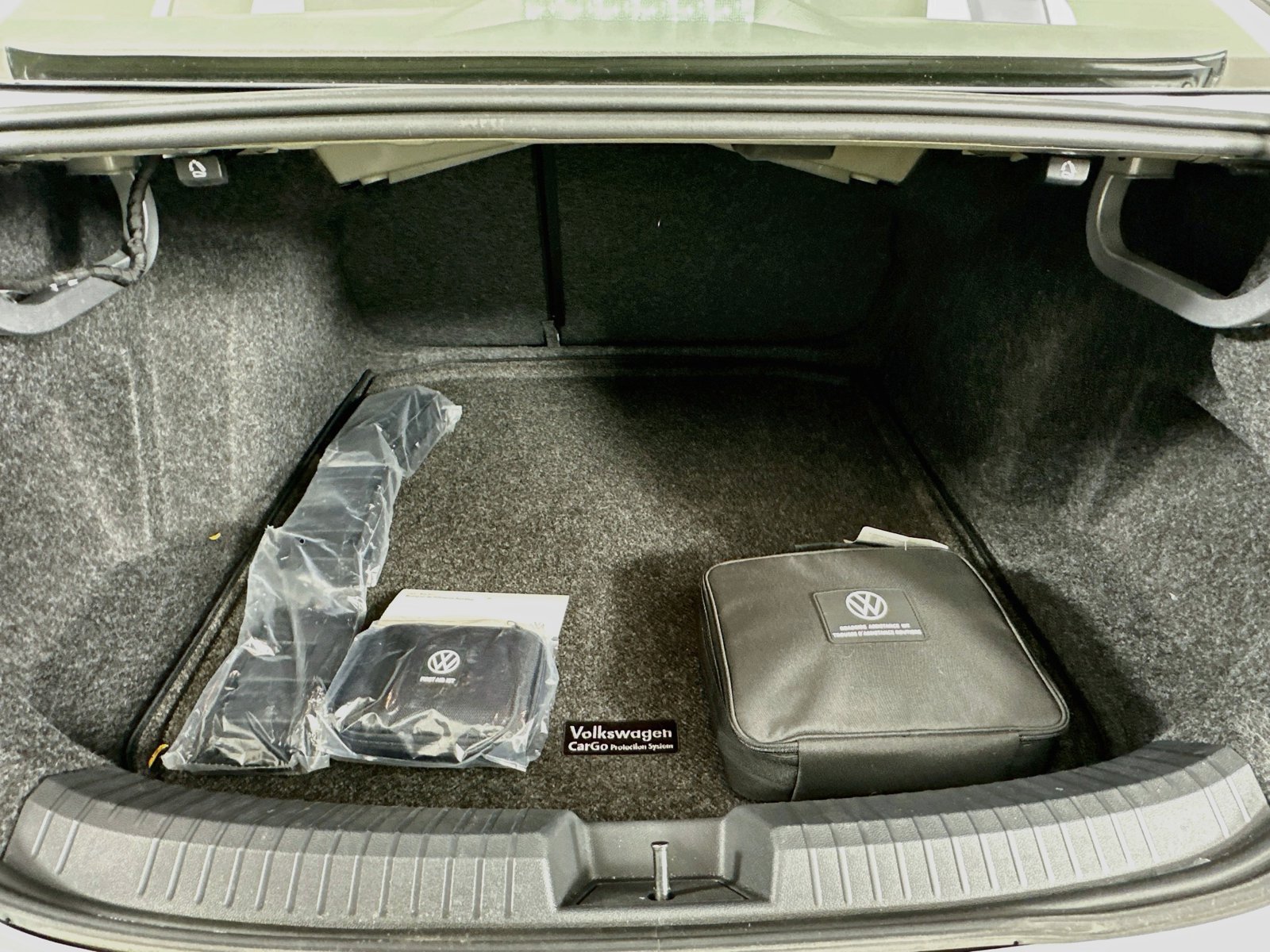 Certified 2024 Volkswagen Jetta SEL FWD image 38