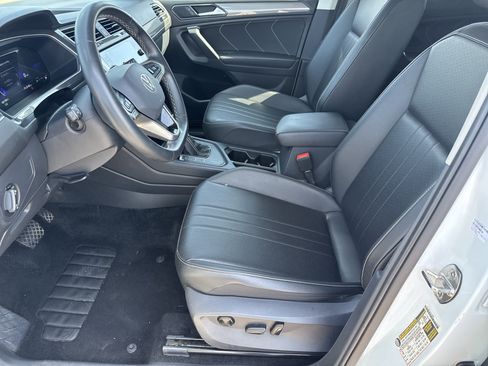 Used 2024 Volkswagen Tiguan SE FWD image 5