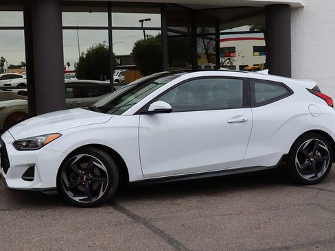 Used 2019 Hyundai Veloster Turbo FWD image 4
