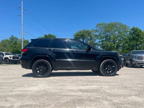 Used 2020 Jeep Grand Cherokee Altitude AWD/4WD image 6