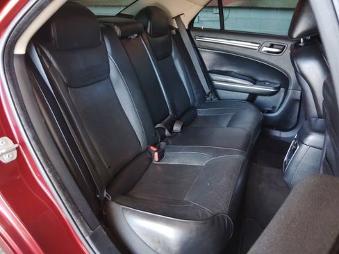 Used 2020 Chrysler 300 Limited RWD image 15