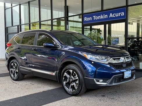 Used 2018 Honda CR-V Touring image 2
